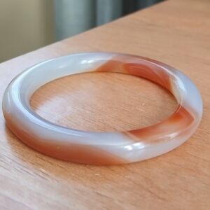 Lovely vintage Carnelian Agate bangle bracelet 7"